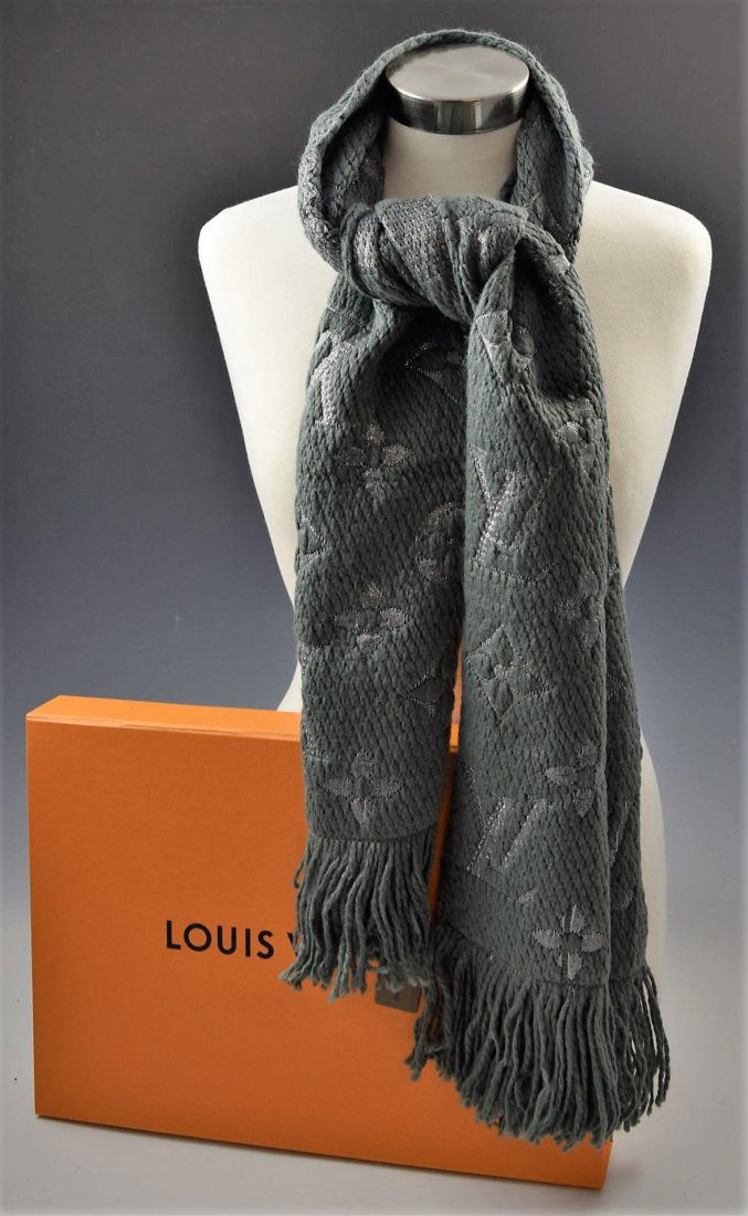 Louis Vuitton Scarf (1 of 4)