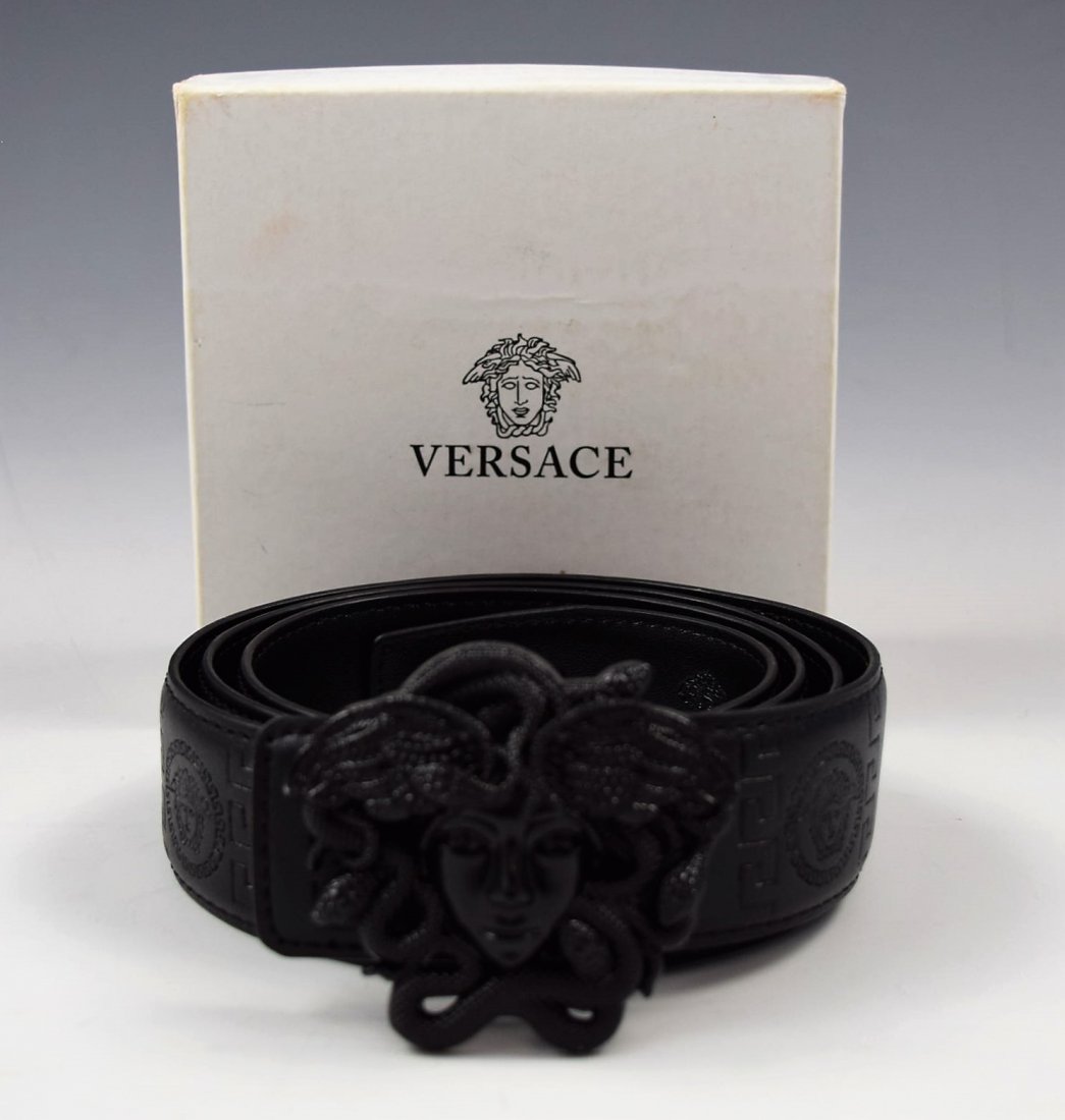 Versace Belt (1 of 4)