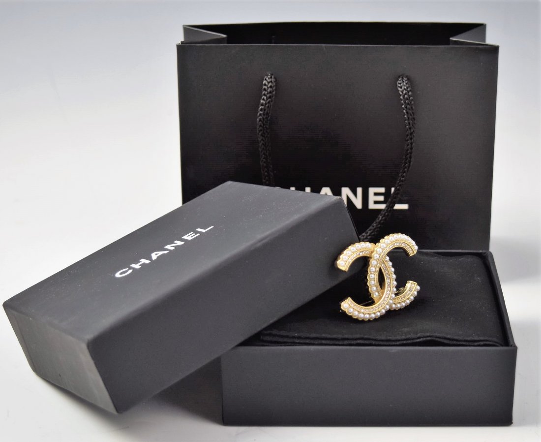 Chanel Brooch (1 of 3)