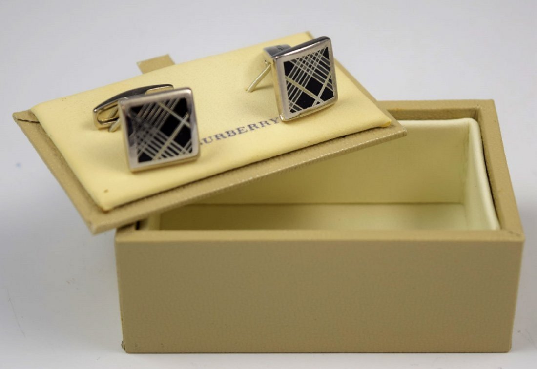 Burberry Cufflinks (1 of 3)