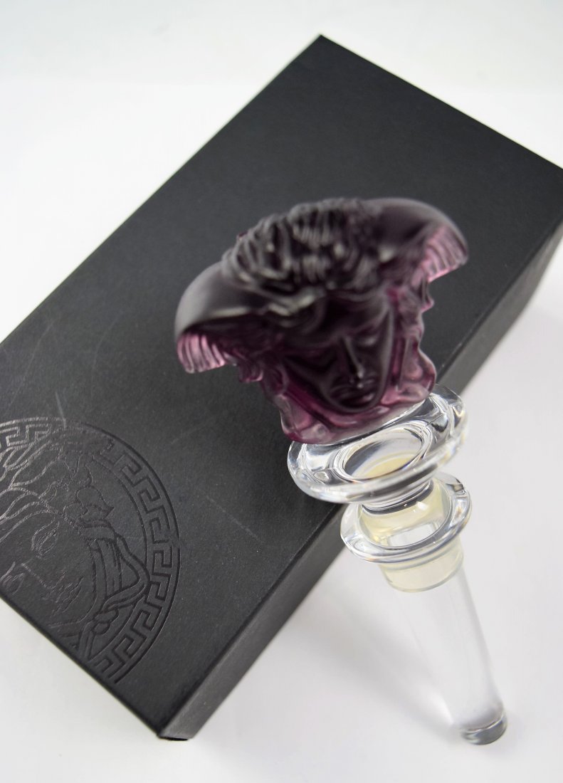 Versace Wine Bottle Stopper: Versace issued Rosenthal crystal medusa wine bottle stopper Original box included