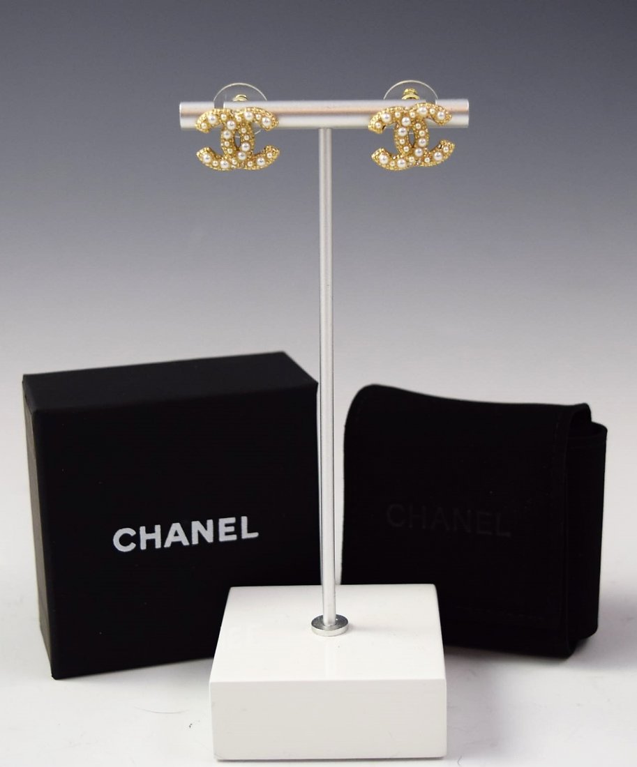 Vintage Chanel Earrings (1 of 3)