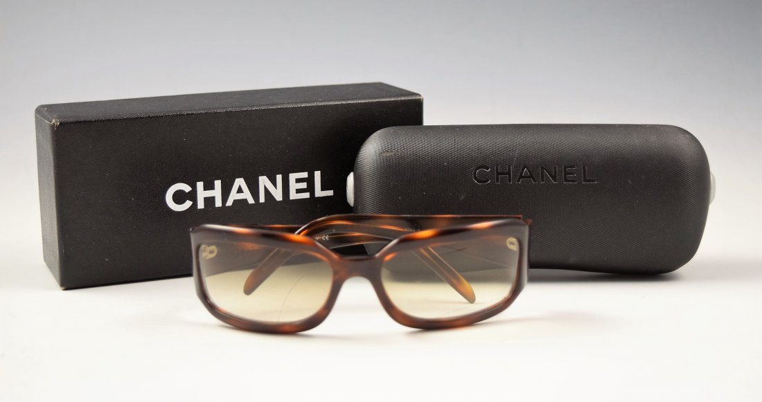 Chanel Sunglasses (1 of 5)