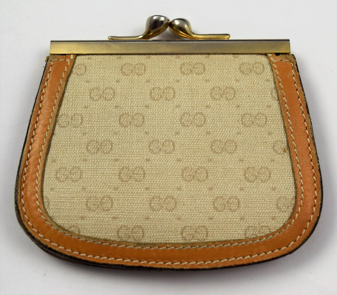 Vintage Gucci Coin Purse (1 of 4)