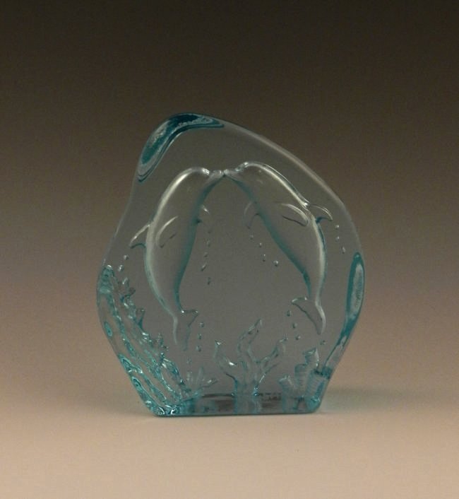 Robert Wyland Marine Dolphin Glass Sculpture: Measures: 6 inches tall A glass sculpture depicting two kissing dolphins Signed by artist Robert Wyland in the lower right