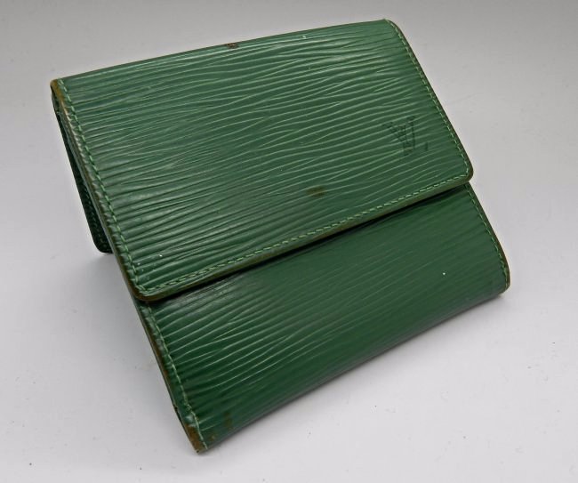 Louis Vuitton Green Leather Wallet: Louis Vuittion Epi Leather Double Sided Bifold Wallet with Coin Pocket Measures 4 x 4 1/2 inches