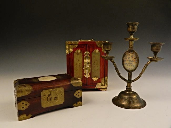 A Grouping of Chinese Jade (1 of 4)