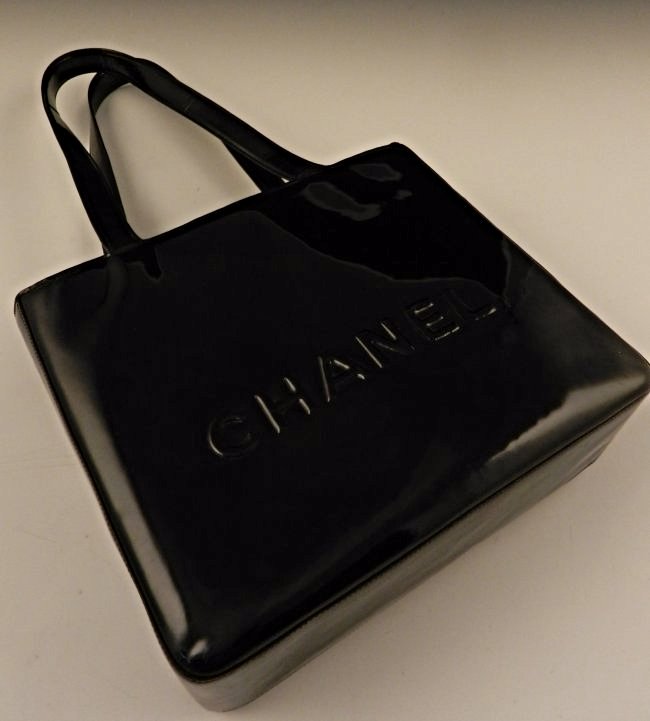 Chanel Black Leather Shoulder Bag (1 of 3)