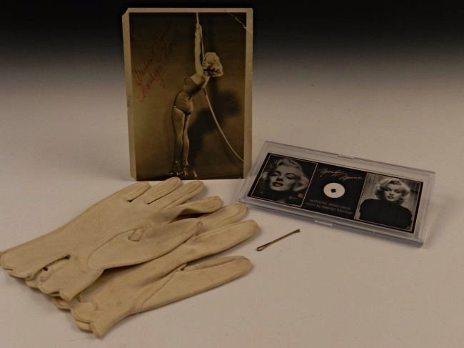 Marilyn Monroe's Personal Items, Signed Photograph (1 of 7)