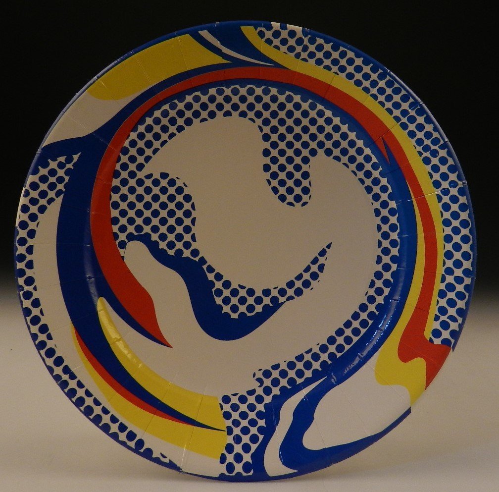 After Roy Lichtenstein: After Roy Lichtenstein modern paper plate Measures: 10 1/2 inches in size Stamped on bottom