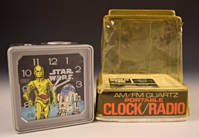 Star Wars Clock: Vintage Star Wars AM/FM Quartz Portable Clock Radio.