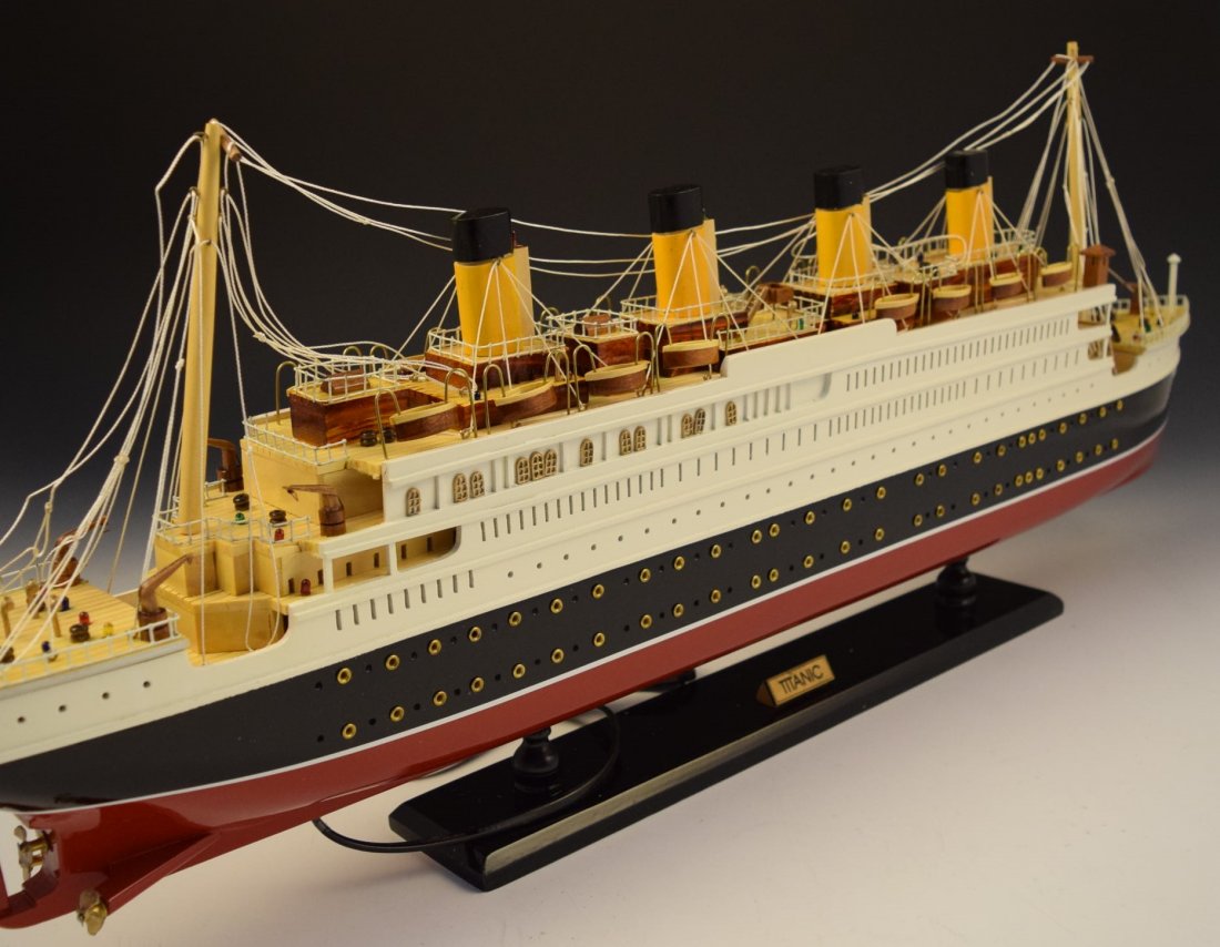 RMS Titanic Cruise Ship (1 of 7)