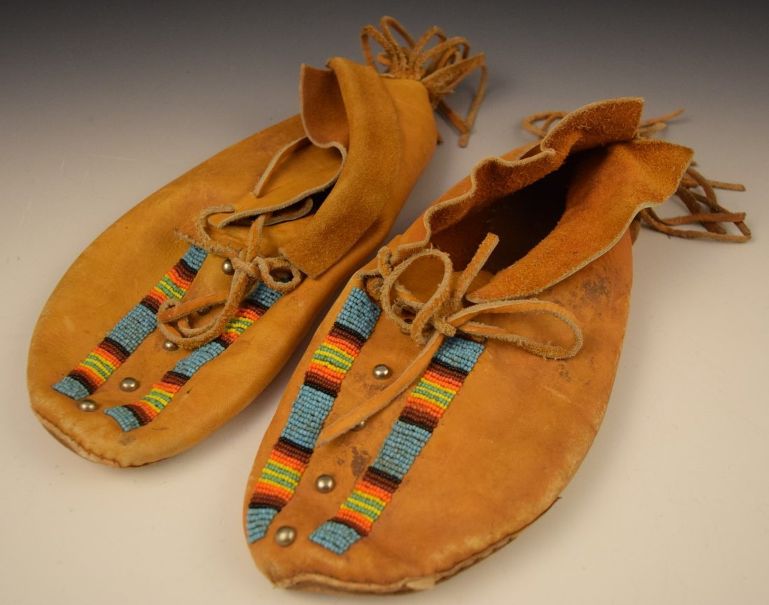 Native American Beaded Moccasins (1 of 5)