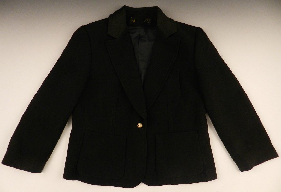 Louis Vuitton Blazer: Black Louis Vuitton issued blazer Size: 8