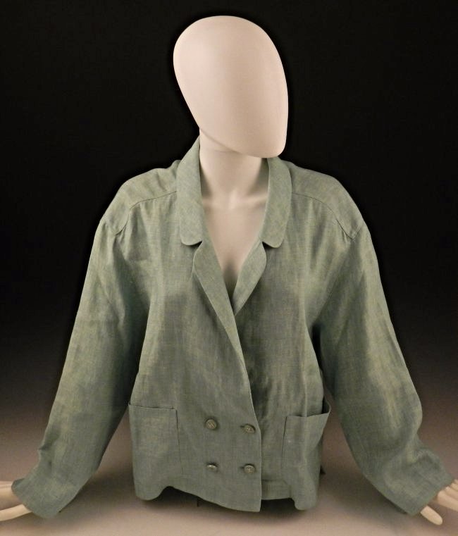 Vintage Chanel Blazer: Chanel Boutique light Aqua linen blazer/jacket Women's size 40 4 Chanel logo buttons on front