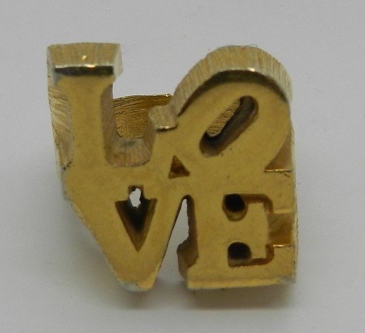 Robert Indiana LOVE Ring: Robert Indiana - Gold love ring size: 6