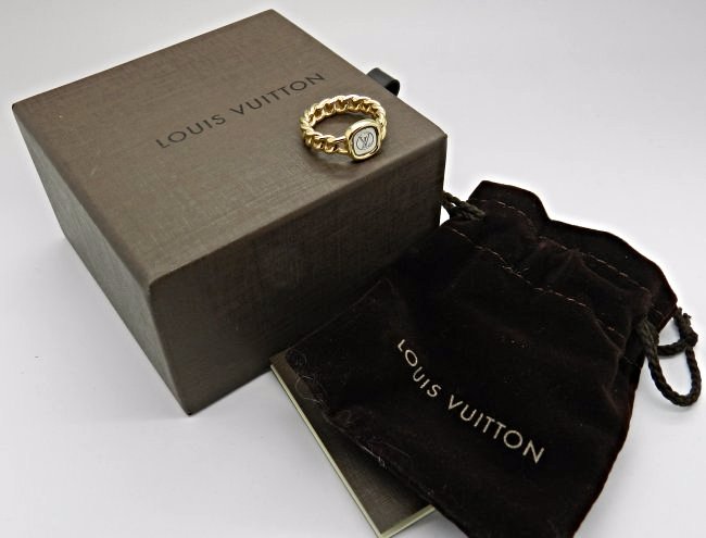 Louis Vuitton Ring (1 of 3)