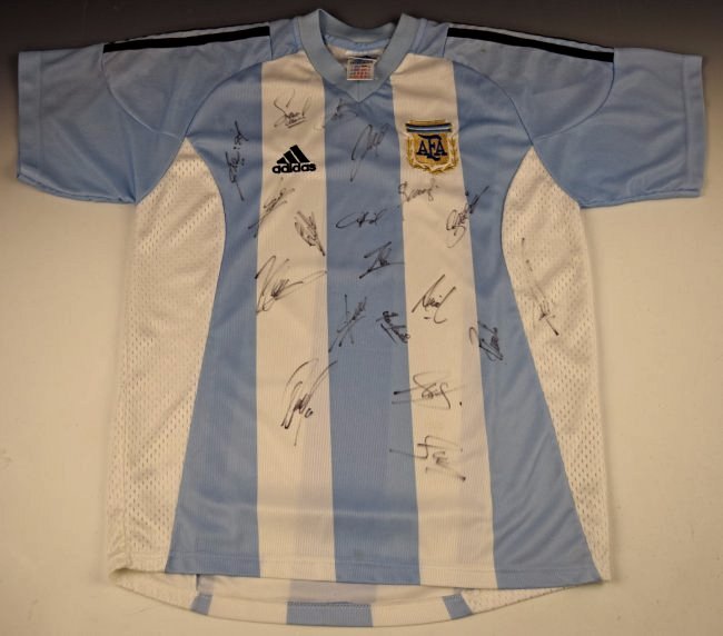 Argentina Signed Jersey: Signed by the 2002-2004 Argentina national team Signed by: P Aimar, M Almeyda, R Ayala, G Batistuta, C Caniggia, P Cavallero, J Chamot, H Crespo, M Gallardo, K Gonzalez, C Lopez, G Lopez, D Placente, 