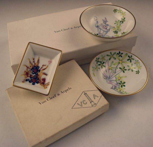 Van Cleef & Arpels Porcelain: 2003 care collectible Van Cleef & Arpels Porcelain Dish (measures 2.25” high x 3” wide x 0.75” deep) and (2) Porcelain bowls issued from Van Cleef & Arpels with original box (4 inches each)