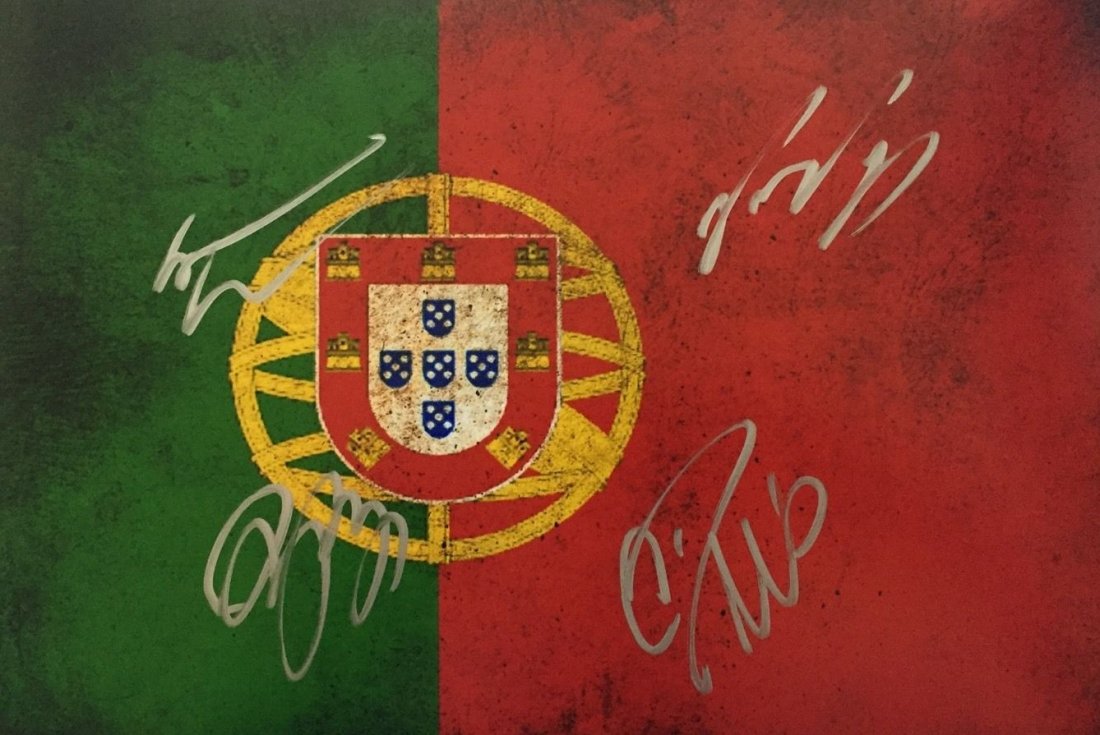 Portugal Team Signed Photo: Signed by: Cristiano Ronaldo, Nani, Quaresma and Pepe Measures: 12 x 8 inches