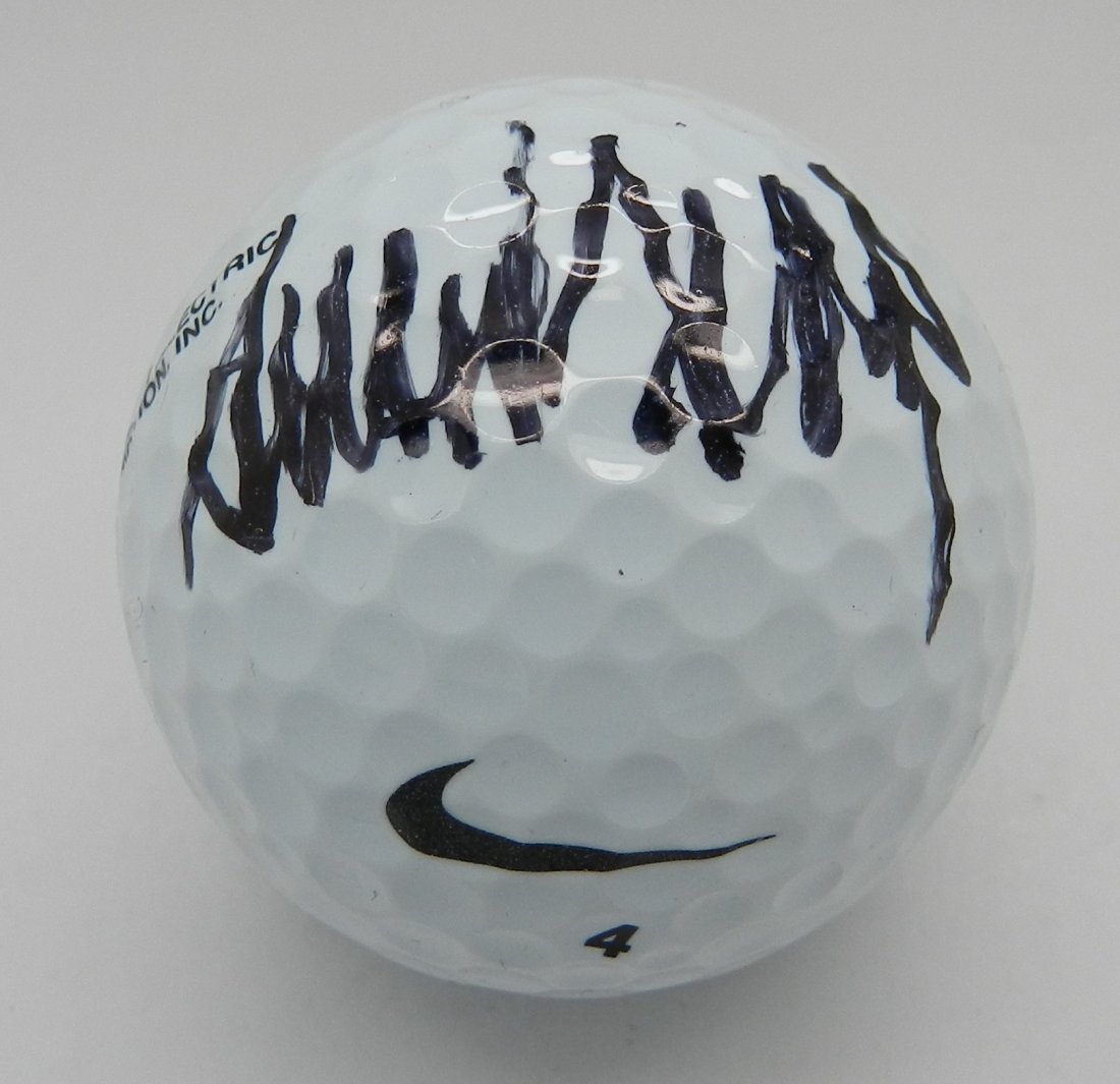 Donald Trump Signed Golf Ball (1 of 2)