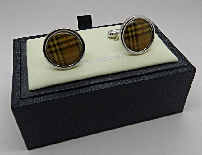 Burberry Cufflinks (1 of 2)