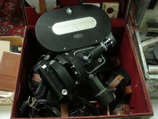 Arriflex movie camera 35mm camera body w/bellows