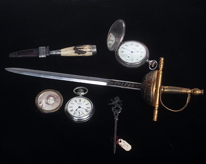 Assorted knife and watch lot
