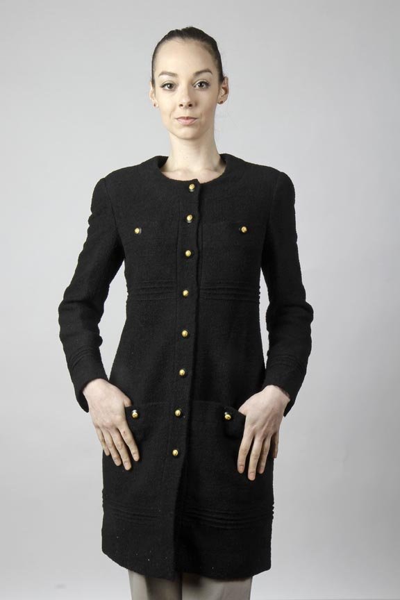 Chanel-Long black wool coat with gold buttons, size 36,: Chanel-Long black wool coat with gold buttons, size 36, 94305 autumn 92