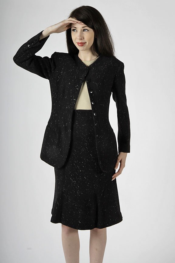 Donna Karan black wool suit size 4 with flakes: Donna Karan black wool suit size 4 with flakes