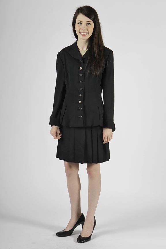 Karl Lagerfeld black wool suit with pleated skirt size: Karl Lagerfeld black wool suit with pleated skirt size 38