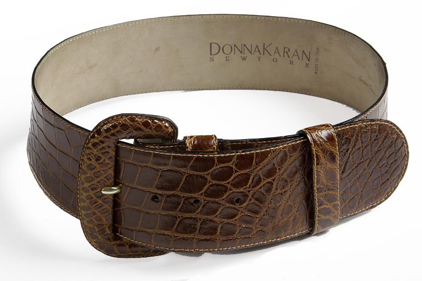 Donna Karan reddish brown alligator pattern leather: Donna Karan reddish brown alligator pattern leather belt with buckle size medium
