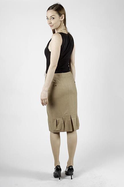 lot of 4 skirts various labels size 4: lot of 4 skirts various labels size 4. including Ungaro, Max Mara, Ellen Tracey.