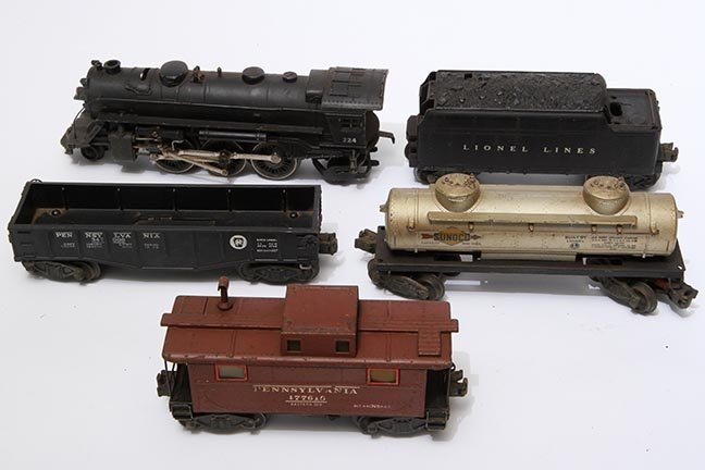 220. Lionel Post War Set. Engine #224 027 Gauge-: 220. Lionel Post War Set. Engine #224 027 Gauge-