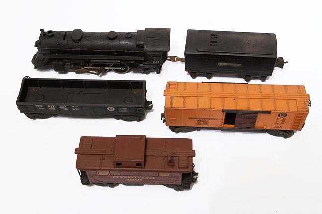 224. Lionel Assorted Post War Box with Engine #1666 027: 224. Lionel Assorted Post War Box with Engine #1666 027 Gauge-