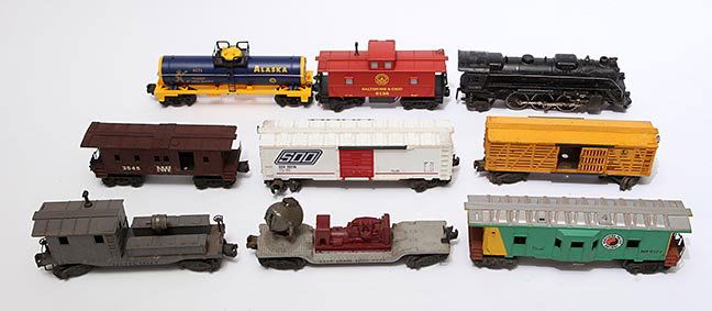 Lionel Train: 252. Lionel Engine #2026 and Eight Other Cars-Over 80 Lionel lots in this auction