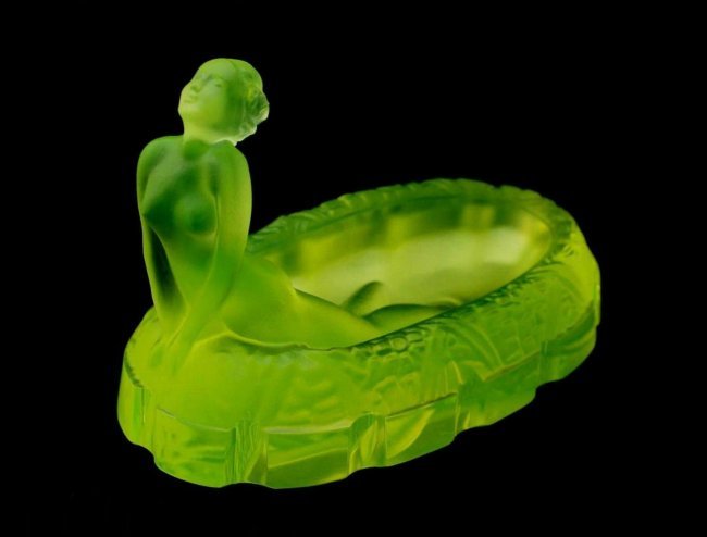 Art Deco Decorative Glass Bowl 'Susan in the bath': ''Nude trinket dish'' Designed 1930 Heinrich Hoffmann. This is hand made piece from ORIGINAL molds that were used during the 1920's-1930's before World War 2 broke out when the Nazis invaded Czechoslo