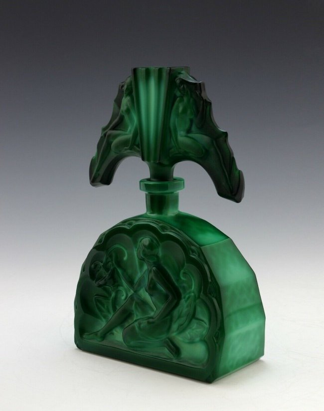 Art Deco Malachite Glass Glass Perfume Bottle: This piece is a great addition to collection or a great gift.Art Deco Bohemian Malachite Glass Perfume Bottle. Originally made by LALIQUE, this piece was made in Bohemia from the ORIGINAL Antique Vint
