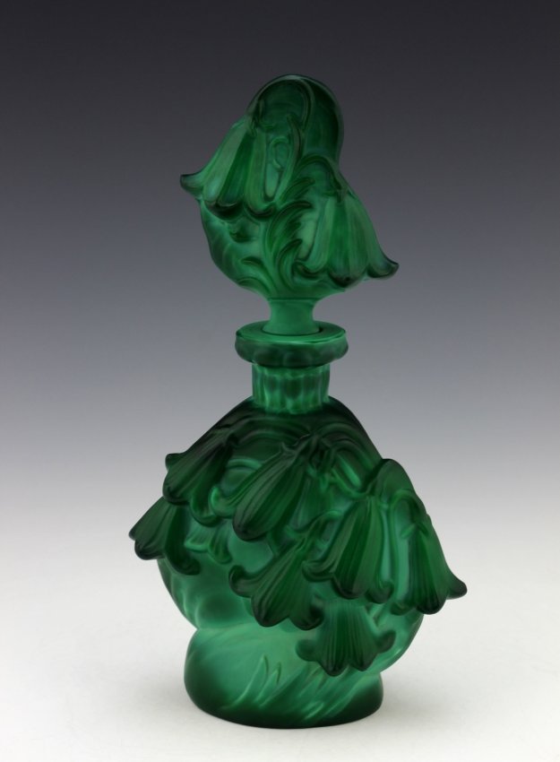 Art Deco Jade Malachite Glass Vintage Perfume Bottle: This piece is a great addition to collection or a great gift.Art Deco Bohemian Malachite Glass Perfume Bottle. Originally made by LALIQUE, this piece was made in Bohemia from the ORIGINAL Antique Vint