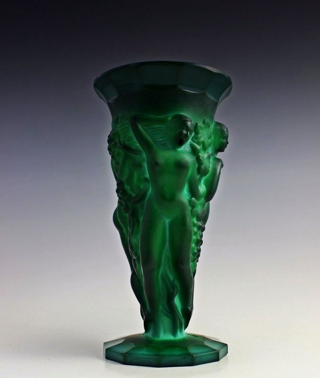 Art Deco 1930' Bohemian Malachite Glass Vase H.Hoffmann: This piece is a great addition to collection or a great gift. Timeless design - Top Qality Art Deco Jade Malachite Glass Vase. This vase was originally made by LALIQUE. This piece was made in Bohemia