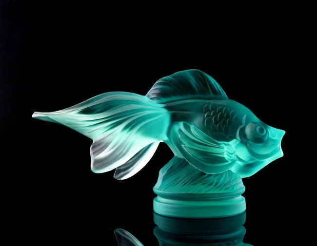 Glamorous Art Deco 1930' Glass ' Fish ' Sculpture: This piece is a great addition to collection or a great gift. Timeless design - Top Qality Art Deco Glass ' Gold Fish' Sculpture. This Sculpture was originally made by LALIQUE, this piece was made in 