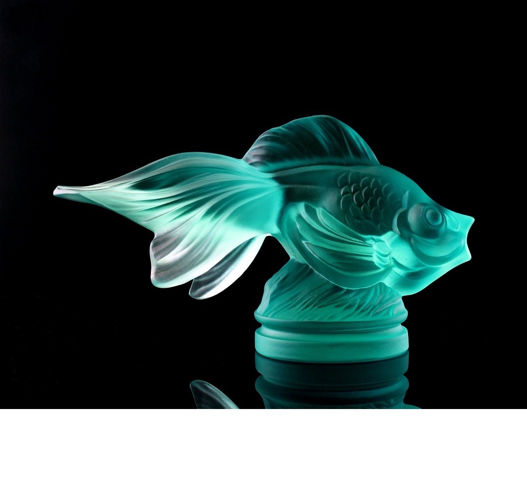 Glamorous Art Deco 1930' Glass ' Fish ' Sculpture: This piece is a great addition to collection or a great gift. Timeless design - Top Qality Art Deco Glass ' Gold Fish' Sculpture. This Sculpture was originally made by LALIQUE, this piece was made in 