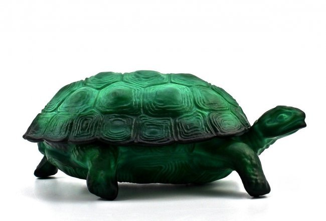 Art Deco Malamachite Jewellery Box 1930's H.Hoffmann: This piece is a great addition to collection or a great gift. Timeless design - Top Qality Art Deco Glass Bowl,Jewellery Box . This Malachite Art Glass box was originally made by LALIQUE. This piece w