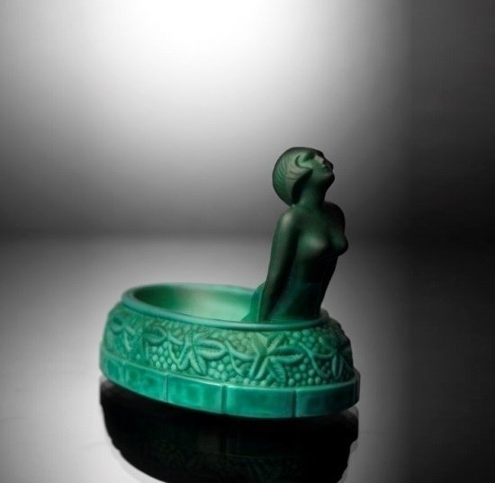 Art Deco Jade Malachite Glass Bowl H.Hoffmann: This piece is a great addition to collection or a great gift. Timeless design - Top Qality Art Deco Malachite Glass Bowl. This Glass bowl was originally made by LALIQUE. This piece was made in Bohemia