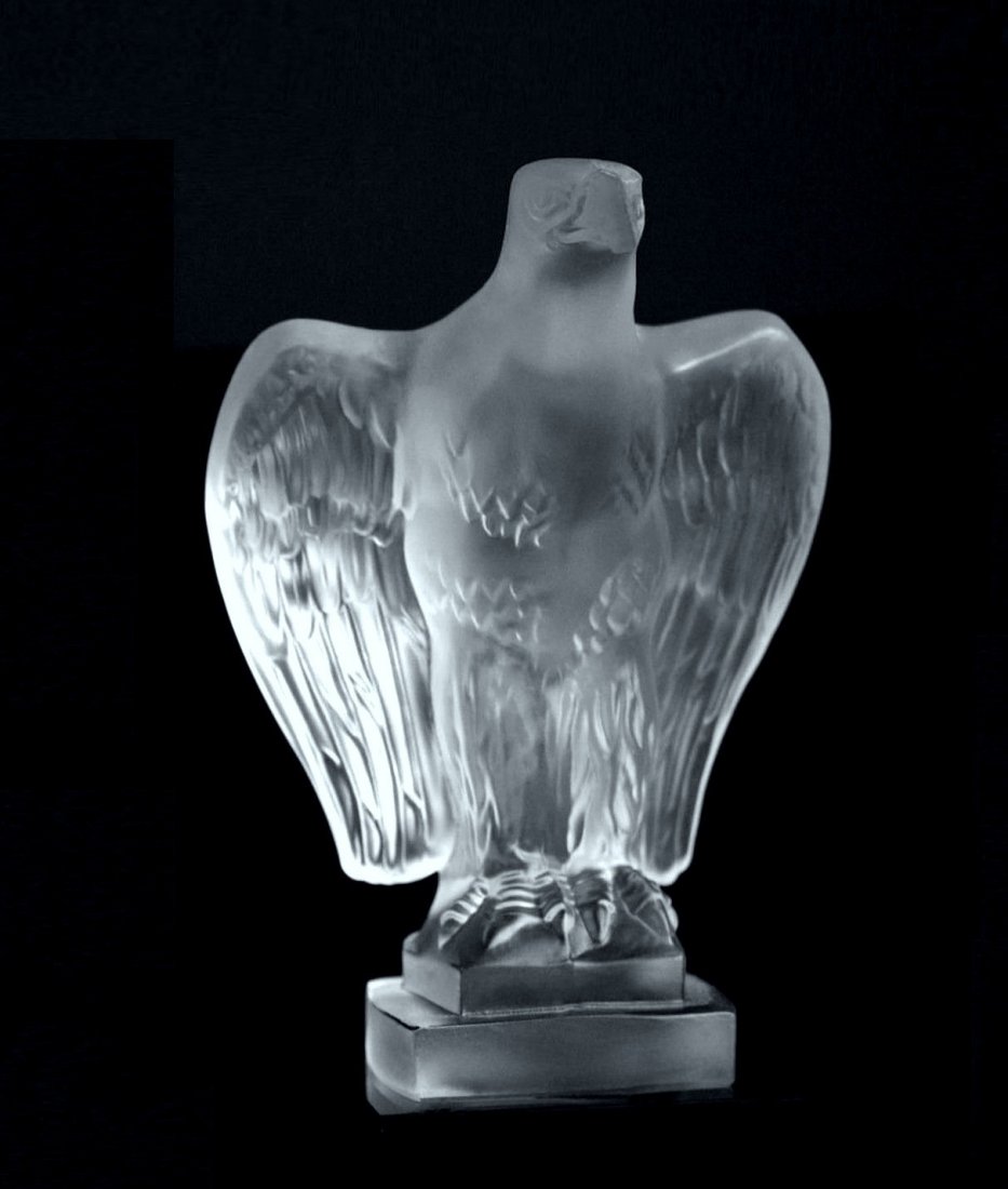 Art Deco Figurine ' Eagle ' Art Glass Hood Ornament (1 of 3)