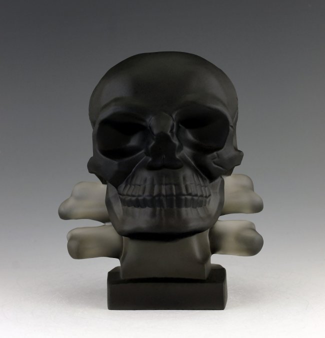 Art Deco 1930' Smoke Glass Car Mascot ' Skull ': This piece is a great addition to collection or a great gift. Top Qality Art Deco Smoke Glass Car Mascot. This car mascot was originally made by LALIQUE. This piece was made in Bohemia from ORIGINAL a