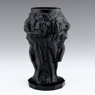 Art Deco Black Glass Vase 1930' H.Hoffmann By Lalique ( No Reserve Price ): This piece is a great addition to collection or a great gift. Timeless design - Top Qality Art Deco Black Glass Vase. This vase was originally made by LALIQUE. This piece was made in Bohemia from