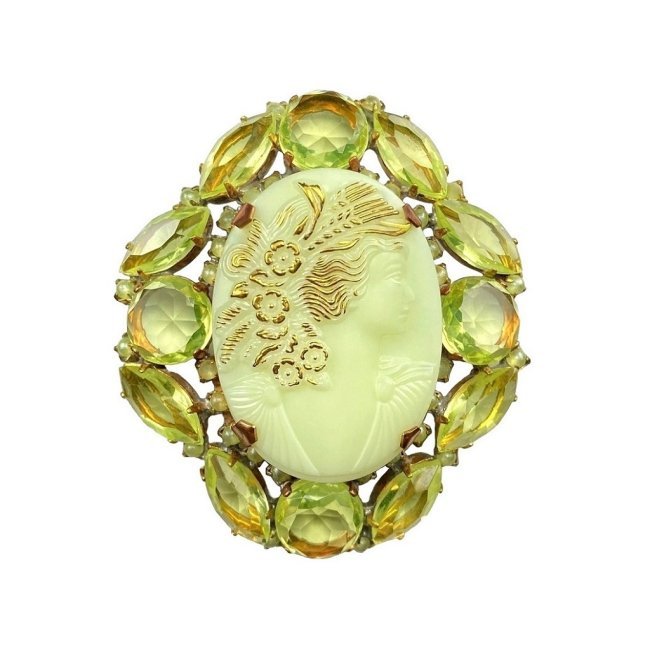 Vintage Vaseline Uranium Glass Vintage Cameo Brooch Pin (1 of 2)