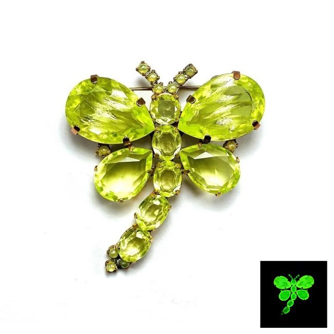 Vintage Vaseline Uranium Glass Vintage Brooch Pin (1 of 4)