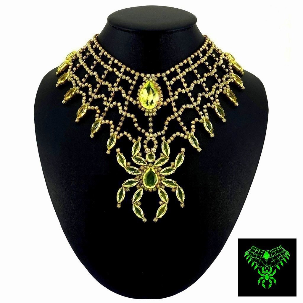 Art Deco Vaseline Uranium Glass Vintage Necklace Spider: Really nice piece that glows beautifully under UV light. All the stones in this necklace are from uranium glass. Made in Czechoslovakia. Dimensions: Measures 17 1/2" including extender and clasp. Adju
